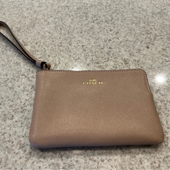 COACH CORNER ZIP WRISTLET - Picture 2 of 3